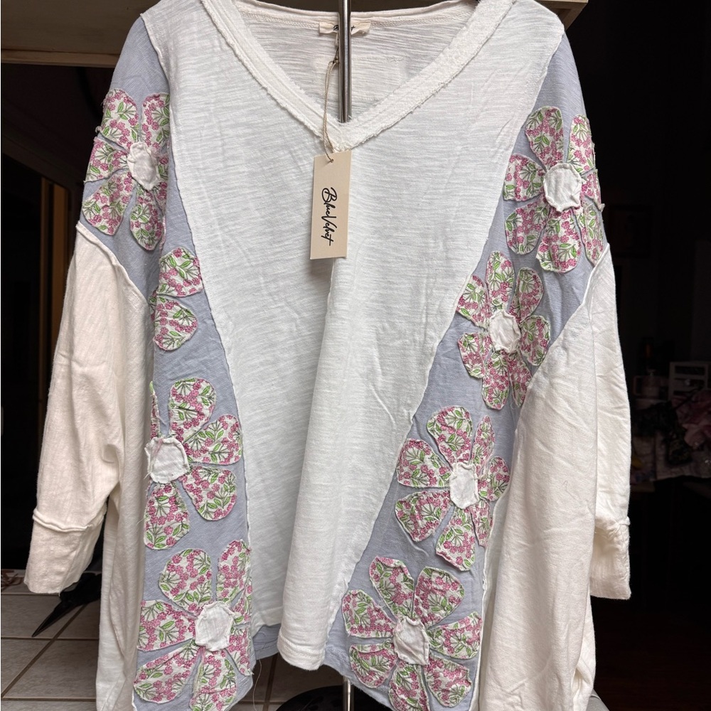 ✨ Blue Velvet Floral Patchwork Tunic – XL (Fits up to 3X) ✨